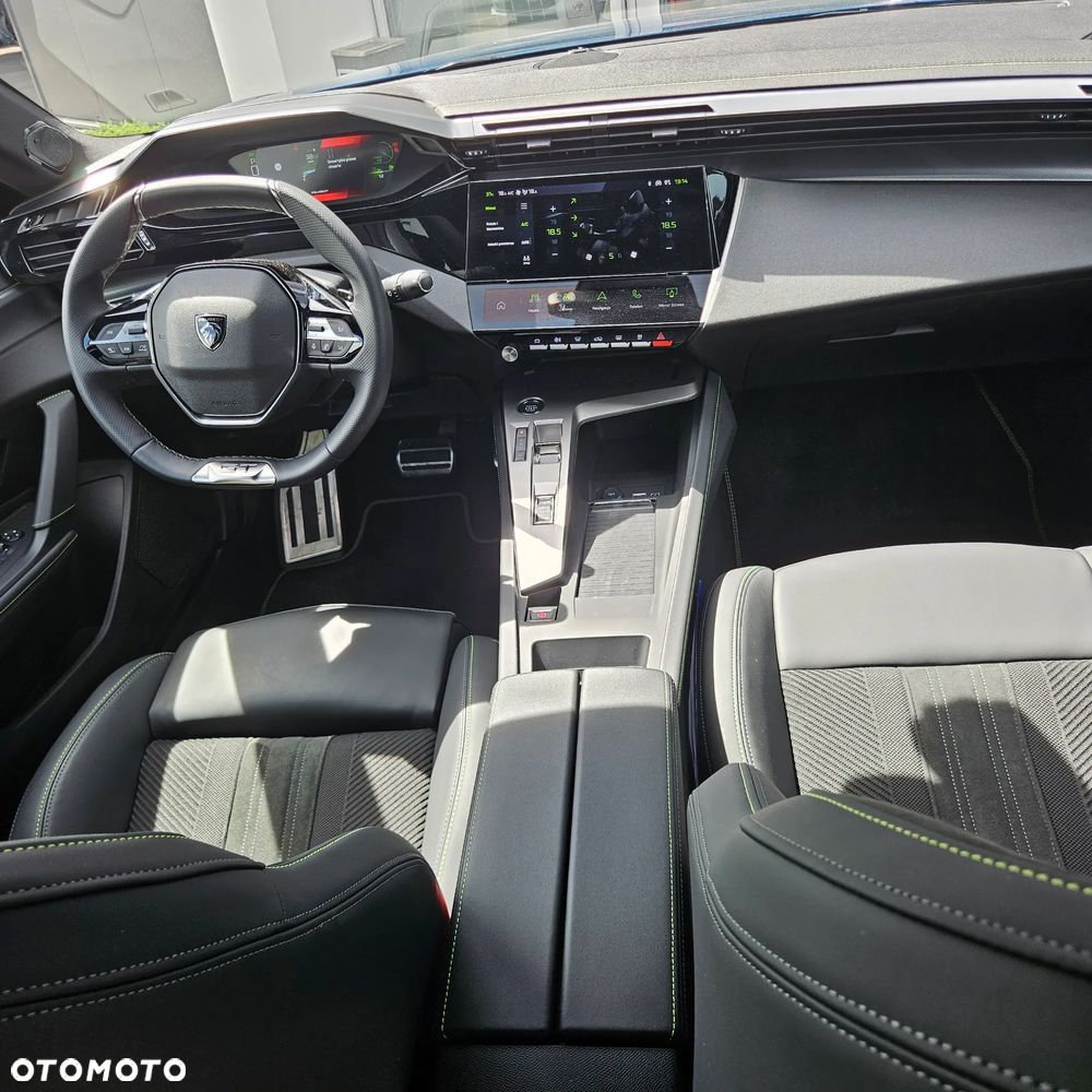 Peugeot 408 1.2 PureTech mHEV GT Exclusive S&S e-DSC6 - 11