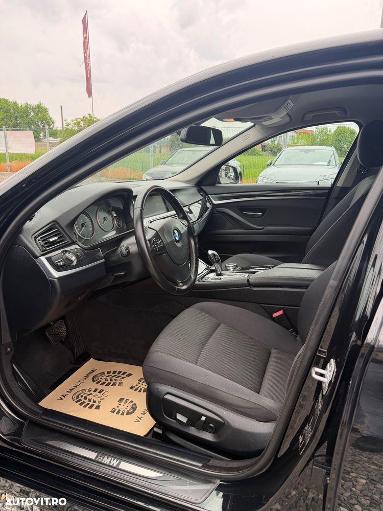 BMW Seria 5 520d Aut. Luxury Line - 6