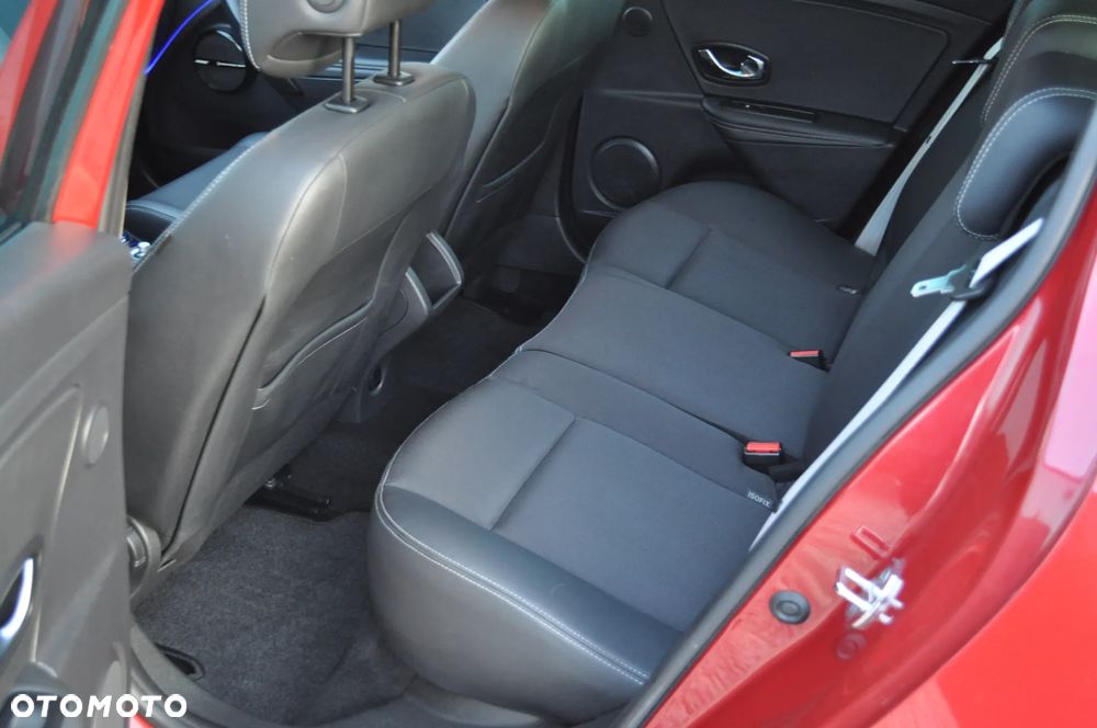 Renault Megane ENERGY TCe 115 Start & Stop Bose Edition - 28