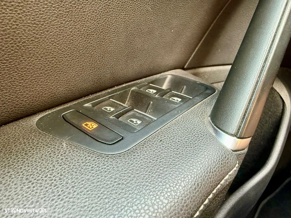 VW Golf 1.6 TDI Highline - 26