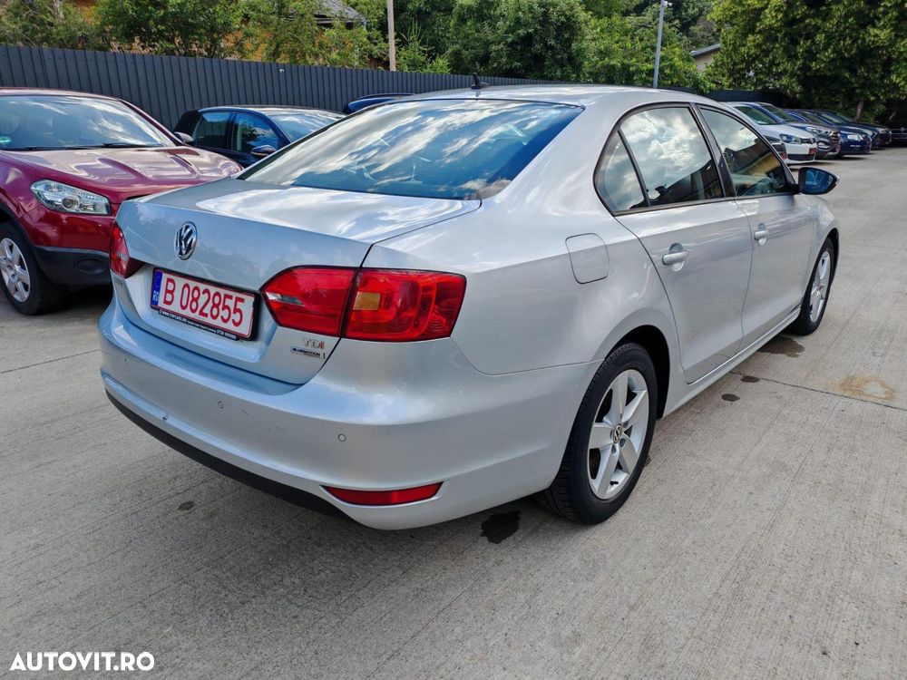 Volkswagen Jetta - 3