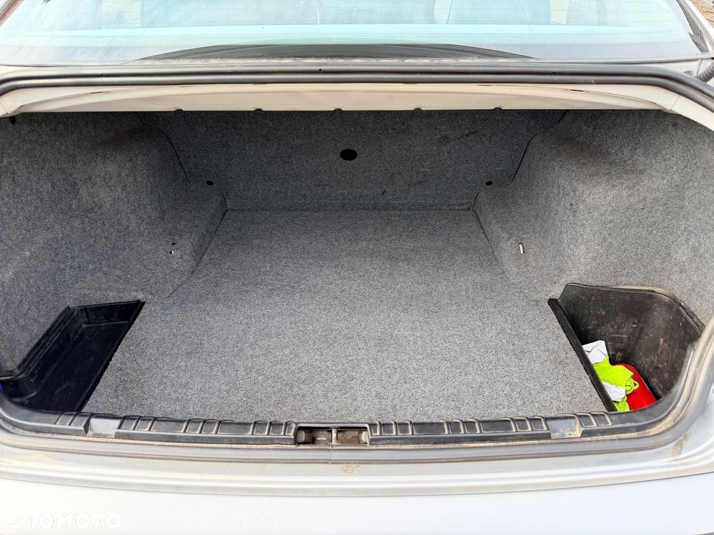 BMW Seria 3 316i - 24