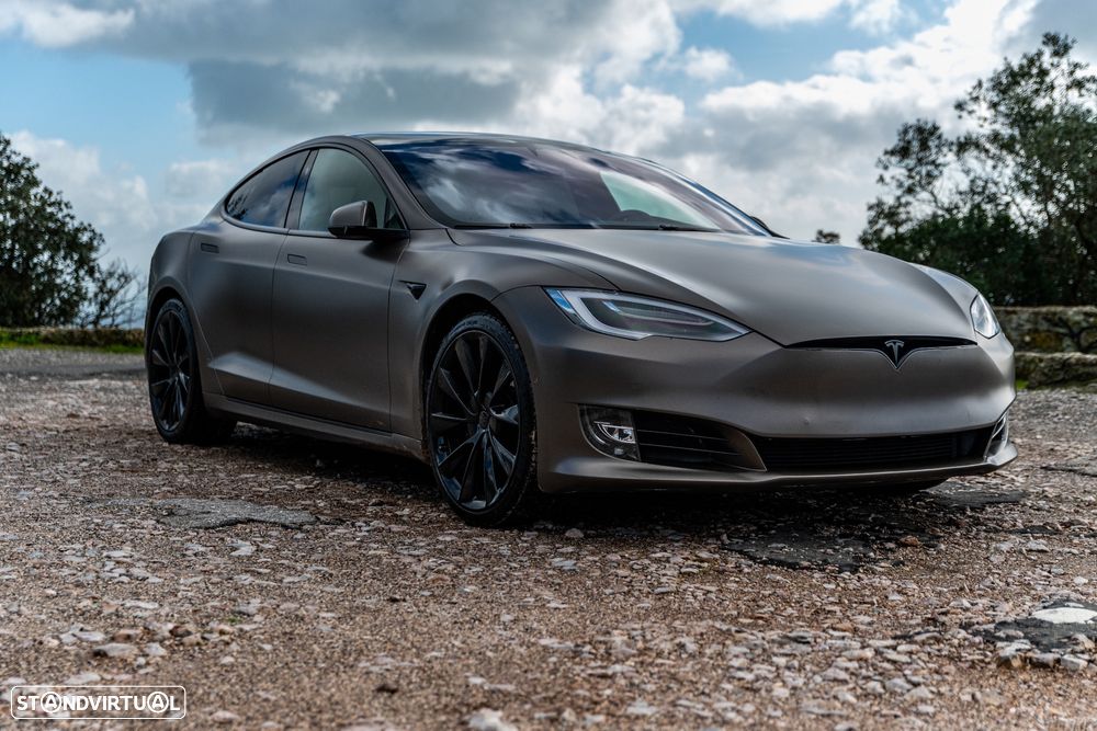 Tesla Model S Long Range - 12
