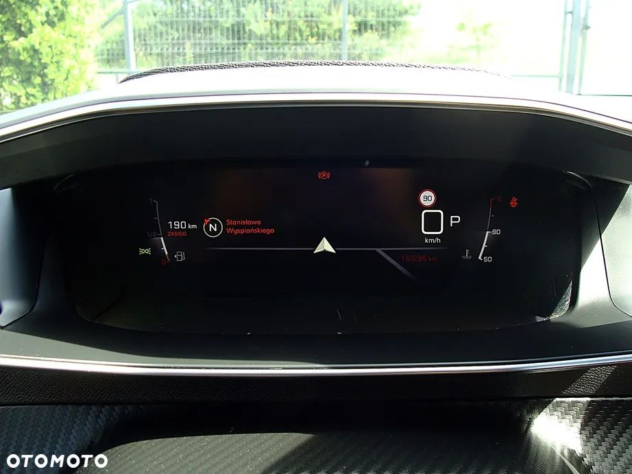 Peugeot 2008 PureTech 130 EAT8 GT - 21