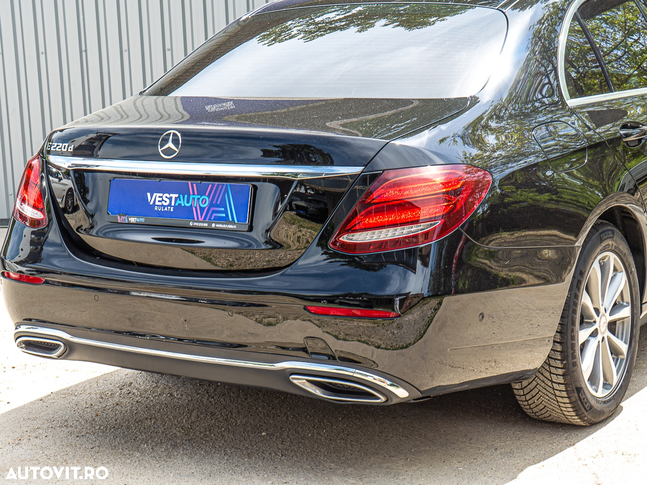 Mercedes-Benz E 220 d 9G-TRONIC Exclusive - 39
