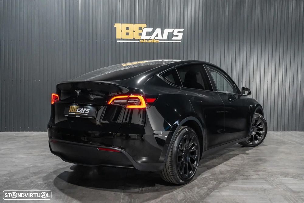 Tesla Model Y Long Range Dual Motor AWD - 6