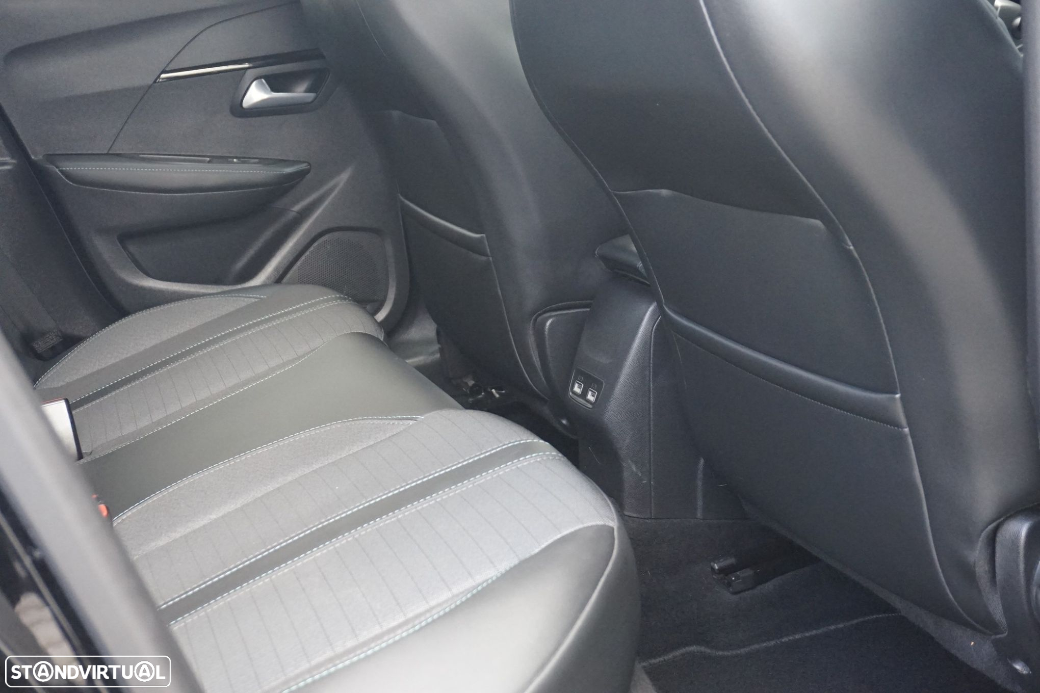 Peugeot 208 1.2 PureTech Allure - 9