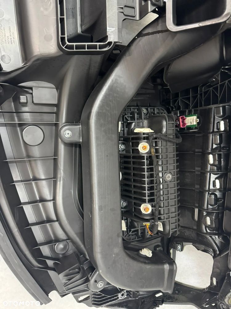 Volvo XC60 2 II KREM SKÓRA  DESKA KOKPIT KONSOLA PODUSZKI - 8