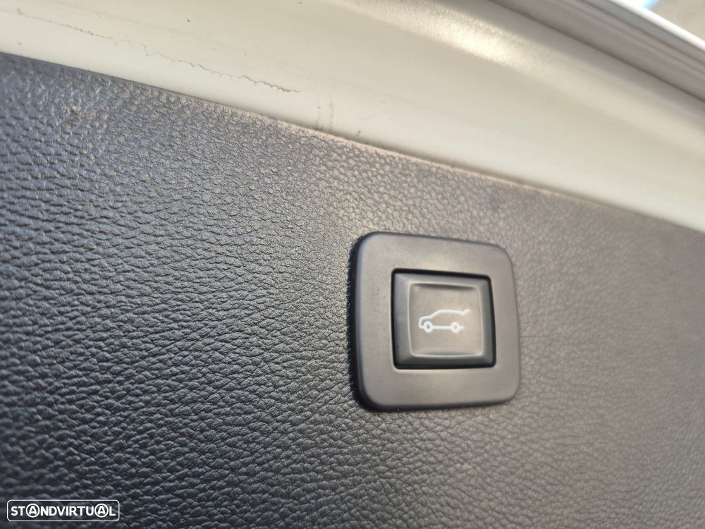 Opel Astra Sports Tourer - 25