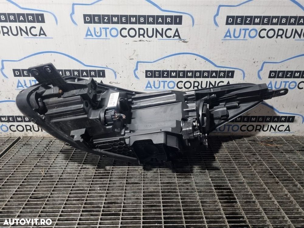 Far Dreapta Kia Sportage IV 2016 - 2018 SUV 4 Usi (1355) Cu lupă R009R040M93 - 2