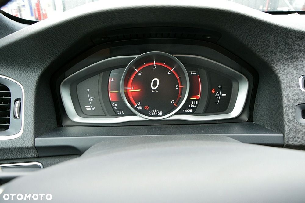 Volvo V60 D2 Drive-E Momentum - 28