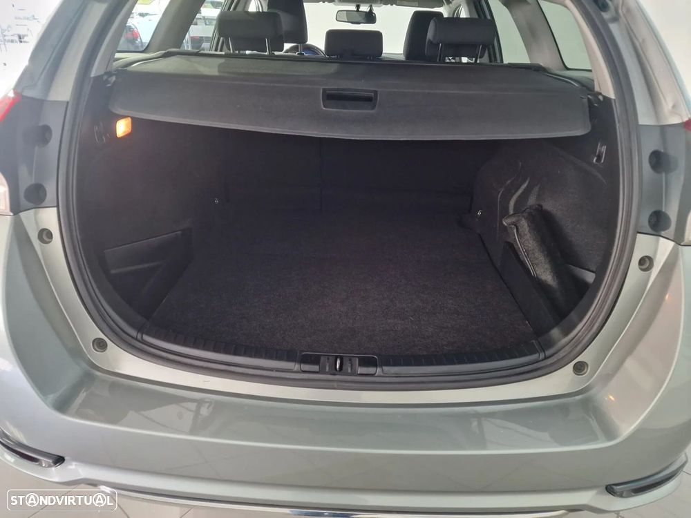 Toyota Auris Touring Sports - 6