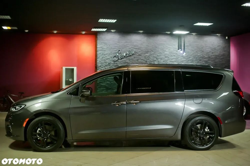 Chrysler Pacifica - 7