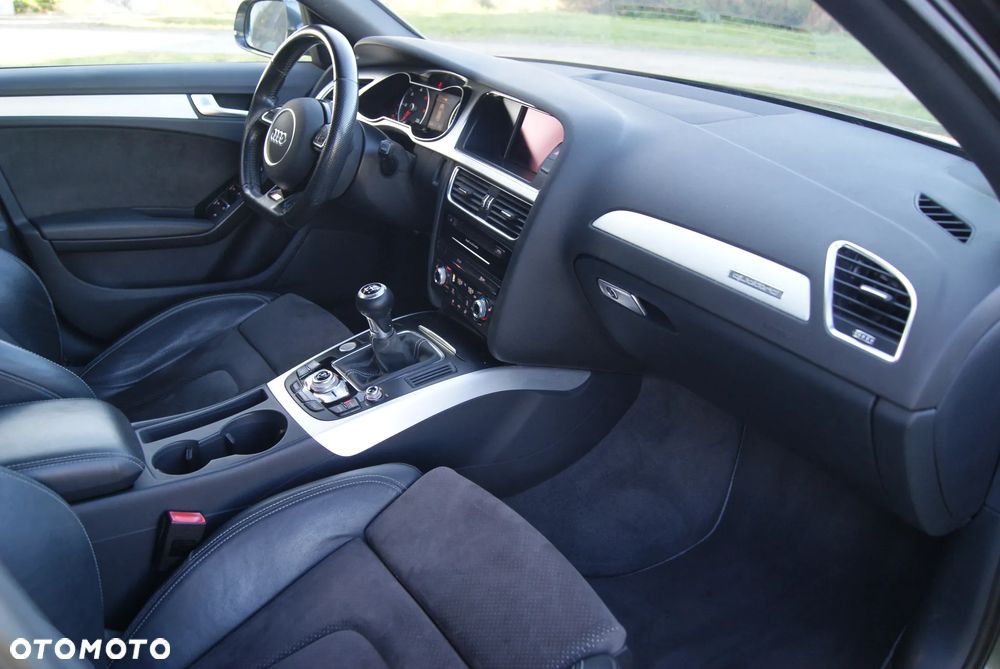Audi A4 Avant 2.0 TDI DPF quattro S line Sportpaket - 18