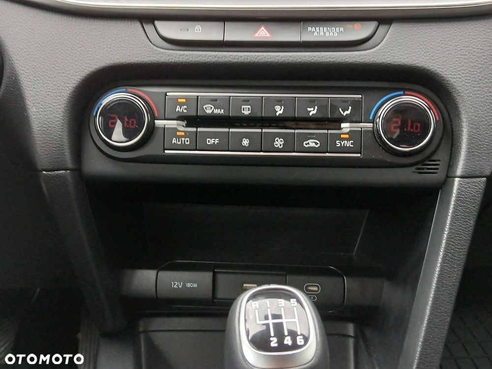 Kia XCeed 1.5 T-GDI M - 19