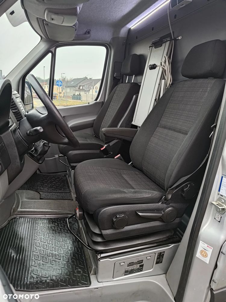 Mercedes-Benz Sprinter - 10