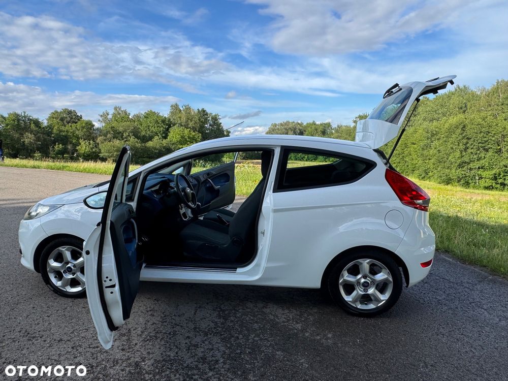 Ford Fiesta - 26