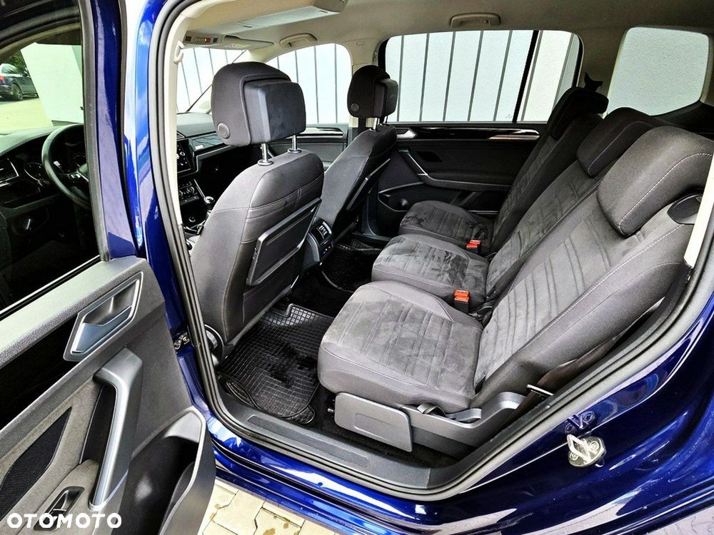 Volkswagen Touran - 8