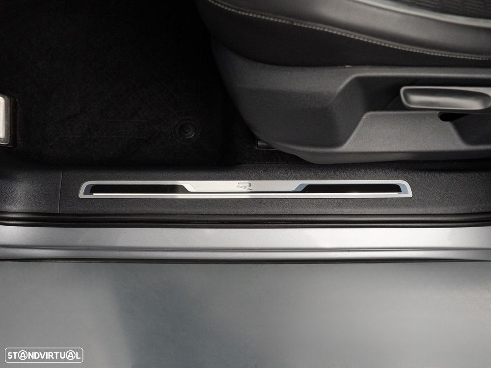 VW Tiguan Allspace 2.0 TDI R-Line DSG - 21