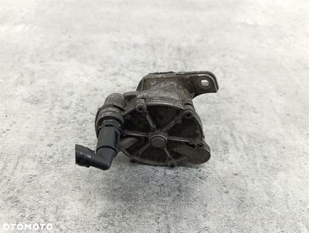 POMPA VACUM VW T4 074145100A 2.4 D - 2