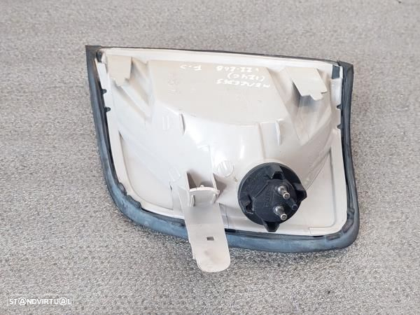 Farolim Pisca Frente Dto Mercedes-Benz 200 - 320 Ce (124C) - 3