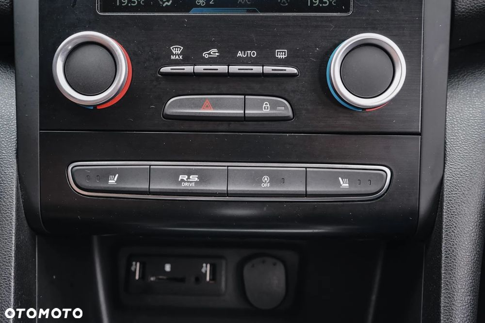 Renault Megane ENERGY TCe 205 EDC GT - 39