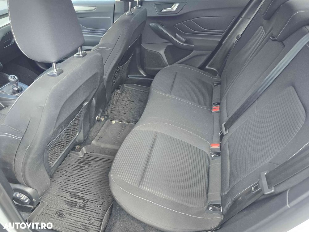 Ford Focus - 13