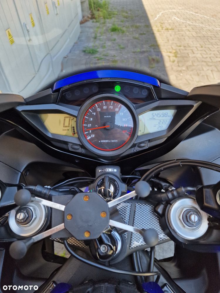 Honda VFR - 13