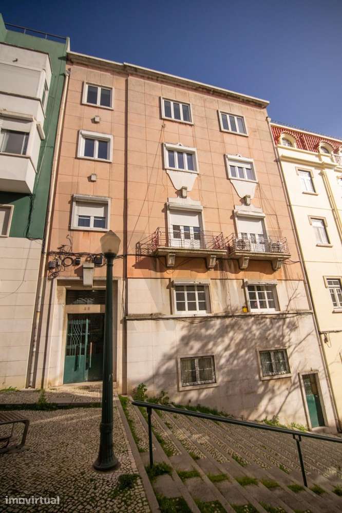 T3 com Potencial para Duplex (235 m2) no Bairro dos Açores - Grande imagem: 3/18