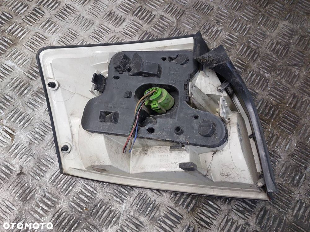 LAMPA PRAWY TYŁ AUDI A4 B6 SEDAN 8E0945096C - 5