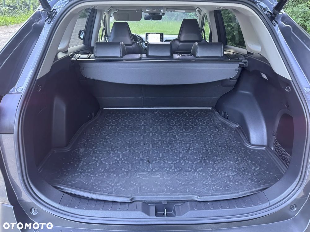 Toyota RAV4 - 8