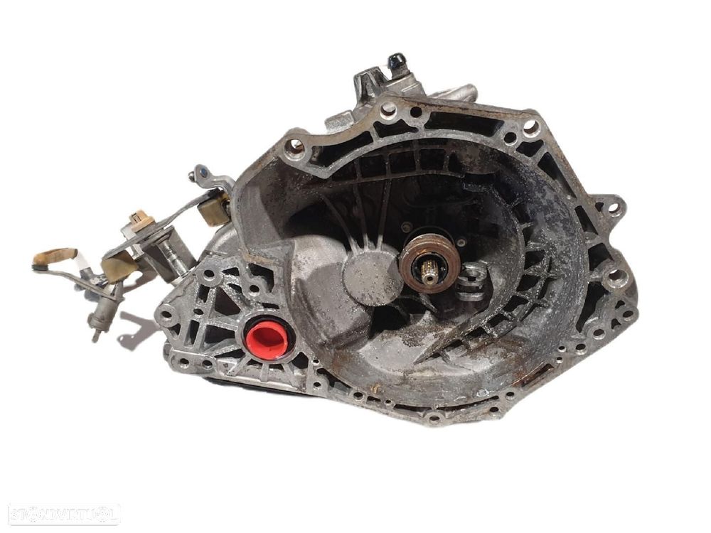 CAIXA DE VELOCIDADES OPEL CORSA D - 1
