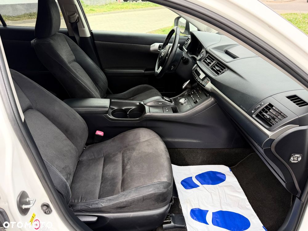Lexus CT 200h Prestige - 16