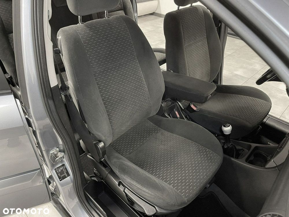 Opel Zafira 1.8 Executive - 30