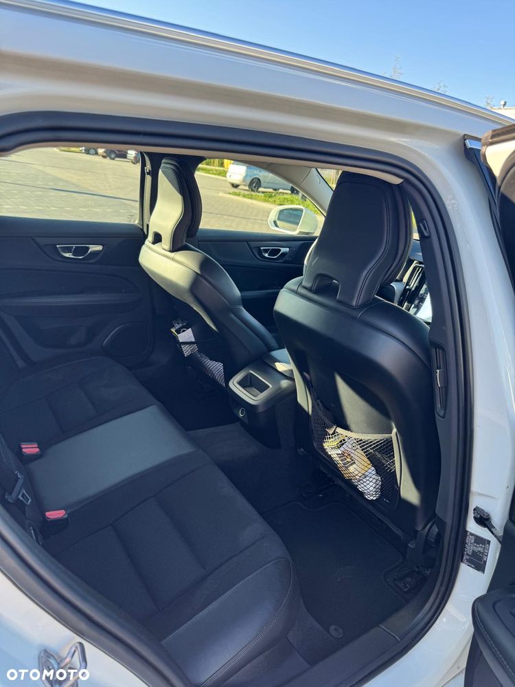 Volvo V60 D4 AWD - 11