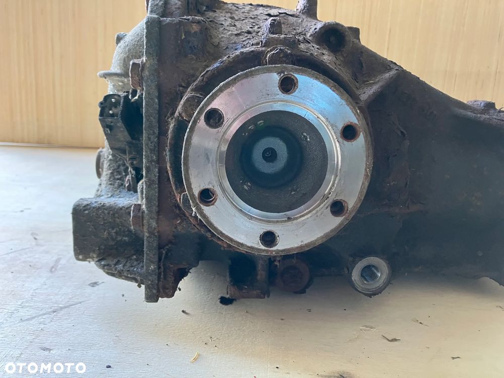 DYFER BMW E32 V8 M60 730i DYFERENCJAŁ 3,23 - 3