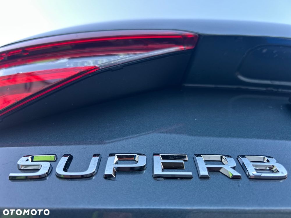 Skoda Superb 1.8 TSI Ambition DSG - 17