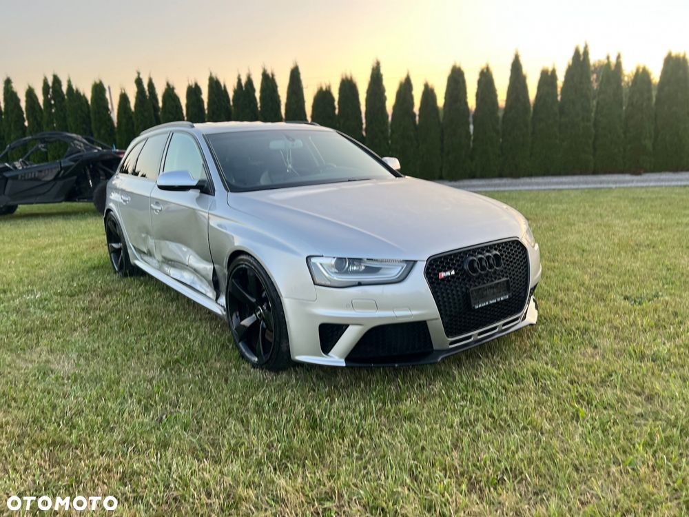 Audi RS4 Avant - 3