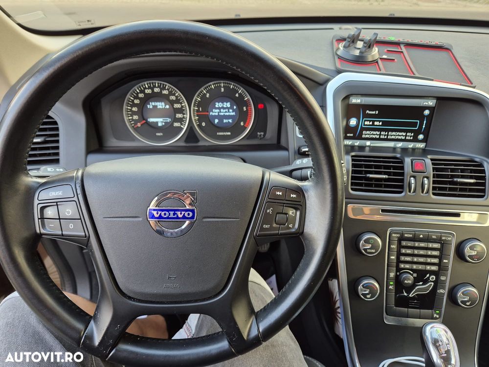 Volvo XC 60 D4 Momentum - 7