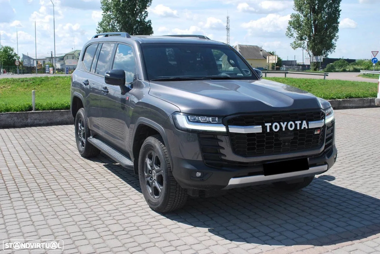 Toyota Land Cruiser - 2