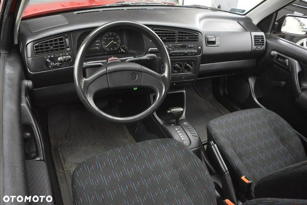Volkswagen Golf 1.8 CL - 16
