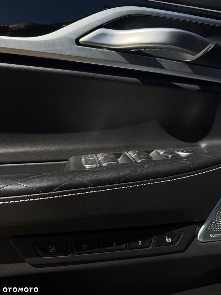 BMW Seria 7 750i xDrive - 22