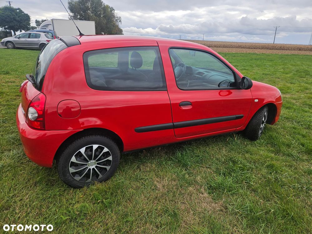 Renault Clio 1.2 16V Campus - 6