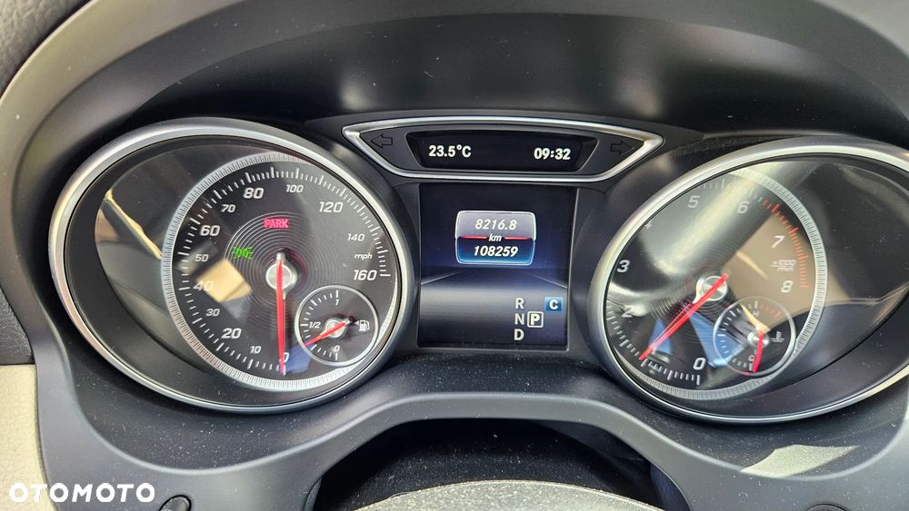 Mercedes-Benz CLA 250 7G-DCT AMG Line - 36