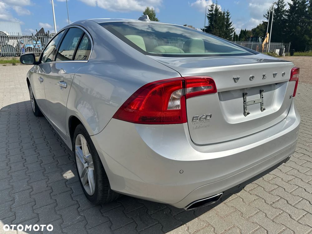 Volvo S60 - 3