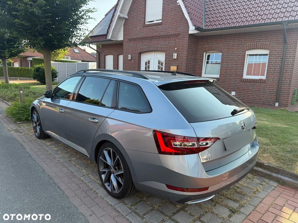 Skoda Superb 2.0 TDI DSG Sportline - 3