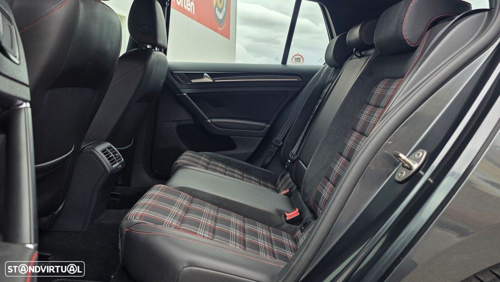 VW Golf 2.0 TSi GTi DSG Performance - 36