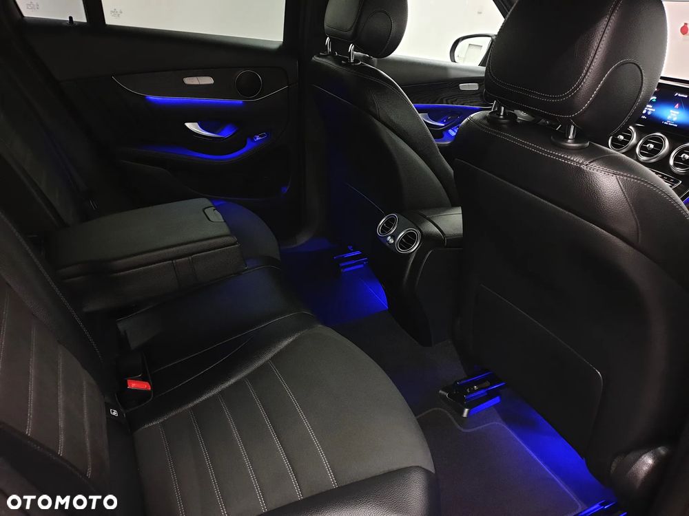 Mercedes-Benz GLC 300 de 4Matic 9G-TRONIC AMG Line Plus - 29