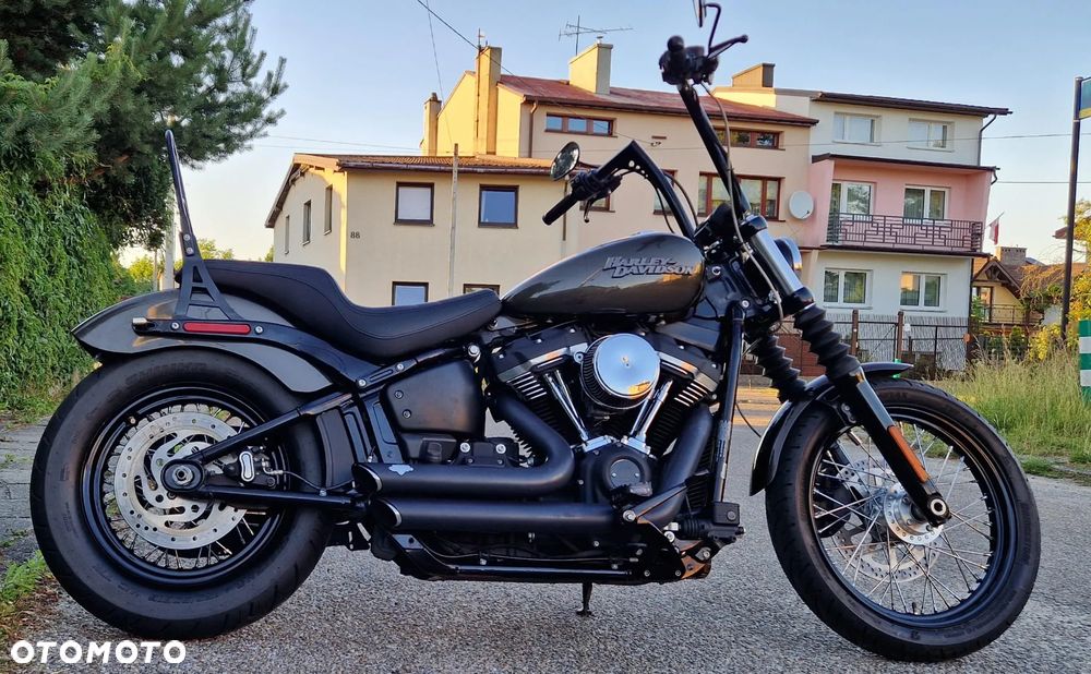 Harley-Davidson Dyna Street Bob - 26