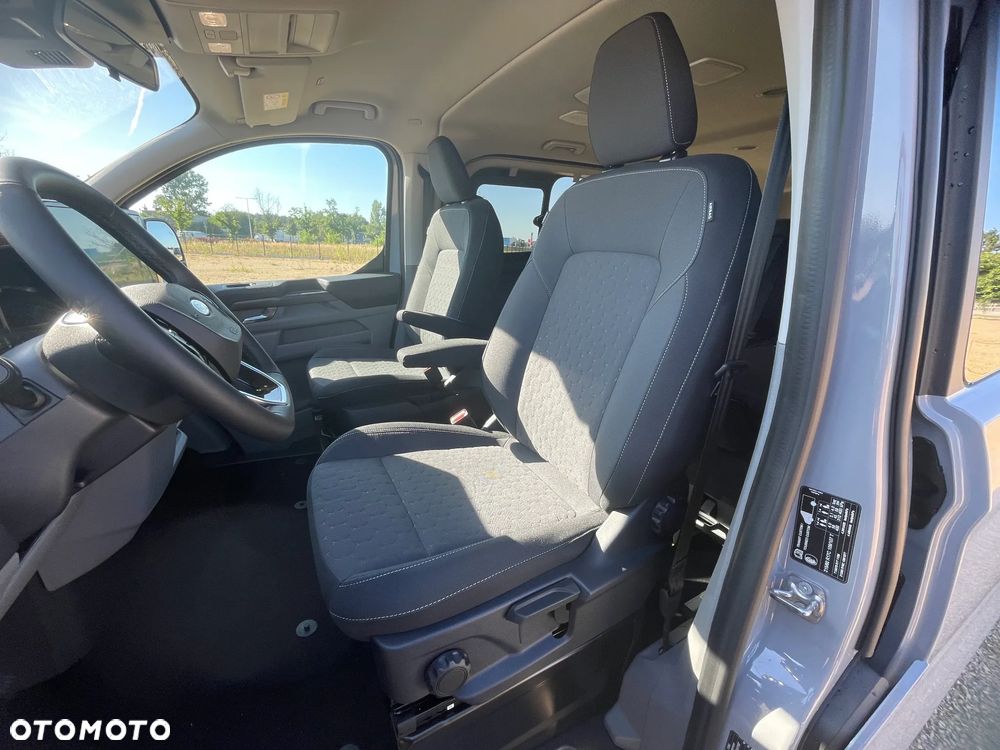 Ford Tourneo Custom 2.0 EcoBlue 320 L2 Titanium - 17
